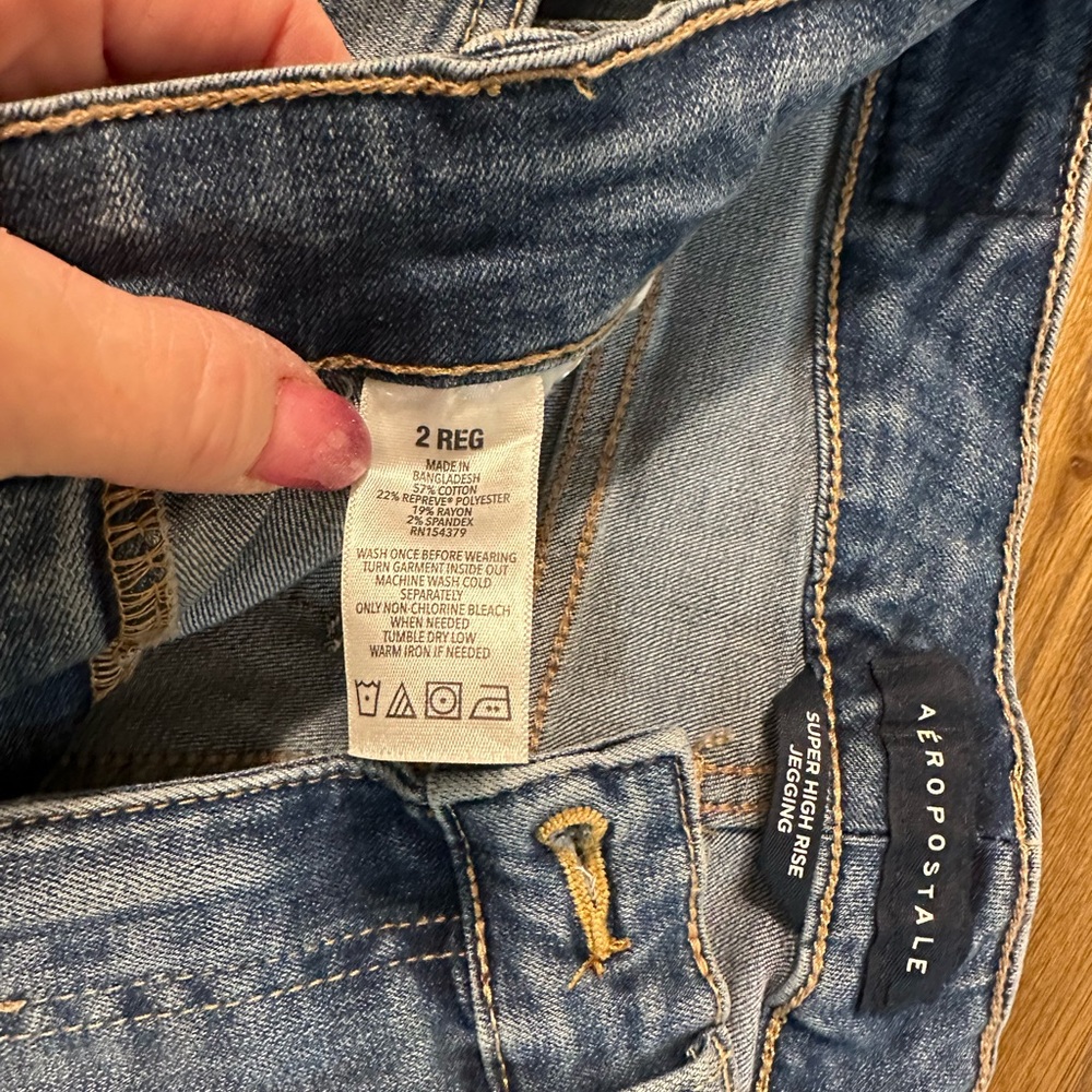 Aeropostale torn and stressed high rise leggings - Picture 3 of 4